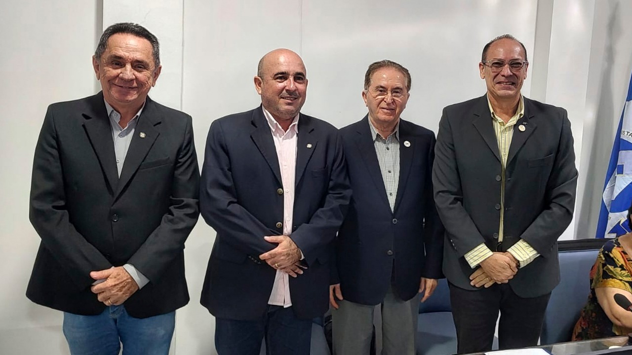 Read more about the article Presidente do CFA participa de Reunião Plenária da ACAD