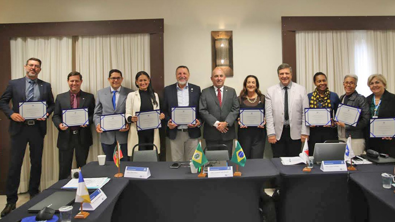 No momento, você está visualizando Plenária realizada em Gramado-RS é marcada por homenagens