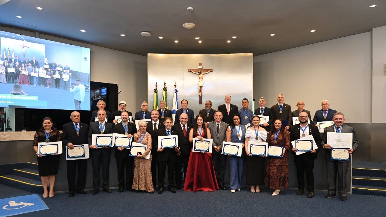 Leia mais sobre o artigo Câmara de Fortaleza celebra os 60 anos da profissão de administrador em sessão solene