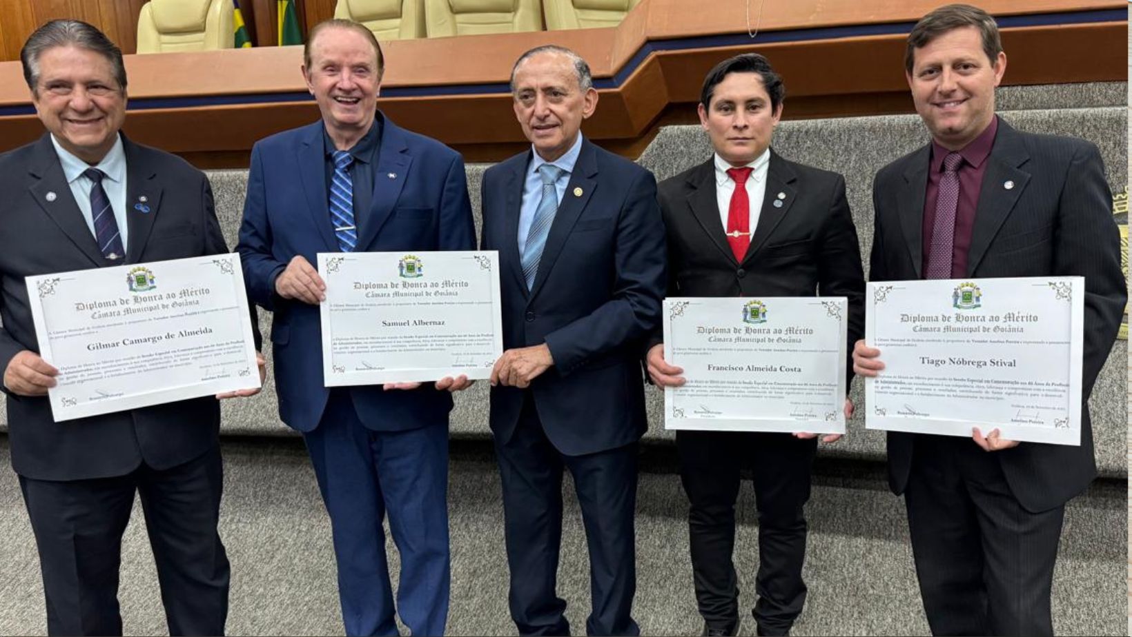 Leia mais sobre o artigo Diretoria do CFA é homenageada em Sessão Solene na Câmara Municipal de Goiânia
