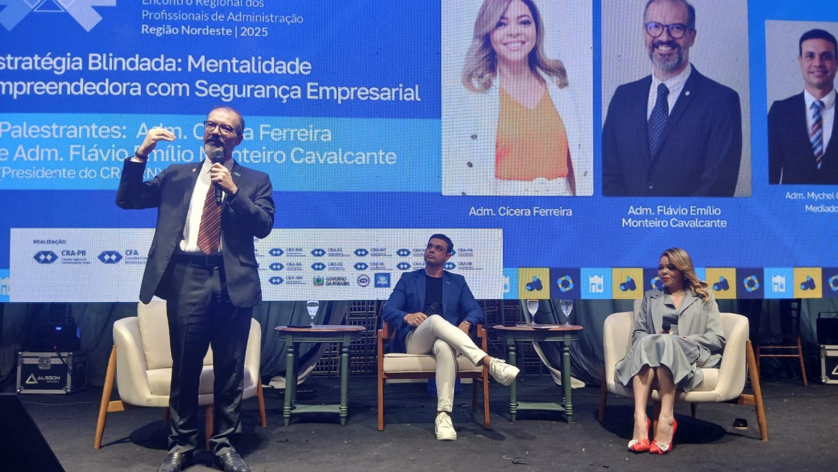 Leia mais sobre o artigo Estratégia blindada: palestra destaca como unir mentalidade empreendedora e segurança empresarial