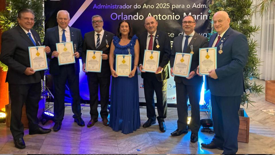 Leia mais sobre o artigo Baile dos 40 anos da AANERGS homenageia lideranças do Sistema CFA/CRAs