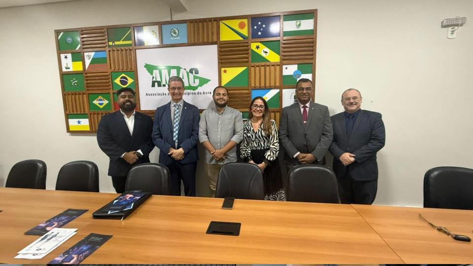 Leia mais sobre o artigo Acordo busca elevar eficiência e profissionalização da gestão pública municipal no Acre
